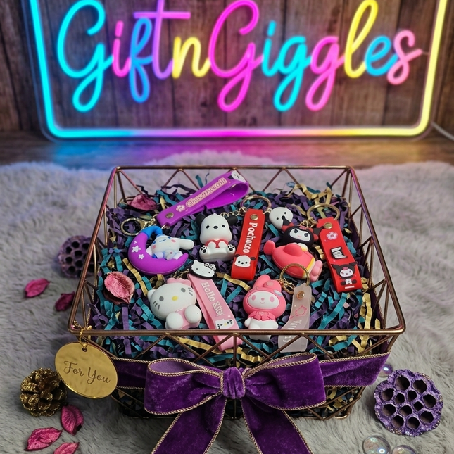 Sanrio Charms Combo (5 Unique Keychains / Bag Charms)