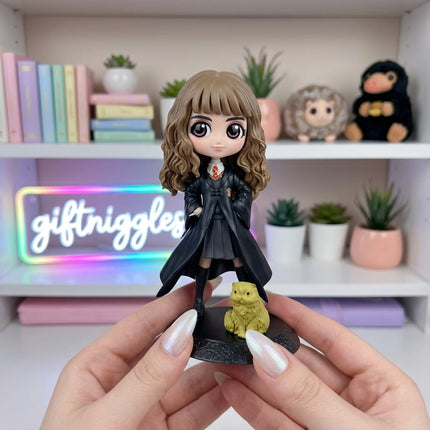 Hermione Grangers Figurine With Crookshanks